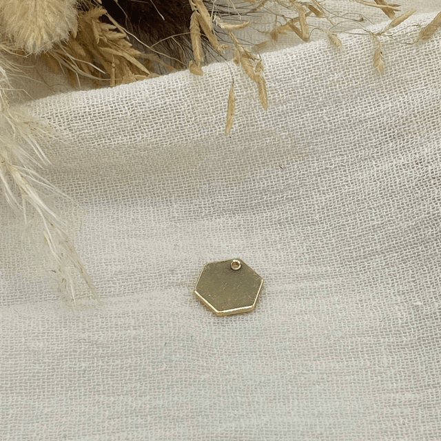 Gravure sur médaillon (hexagonal)