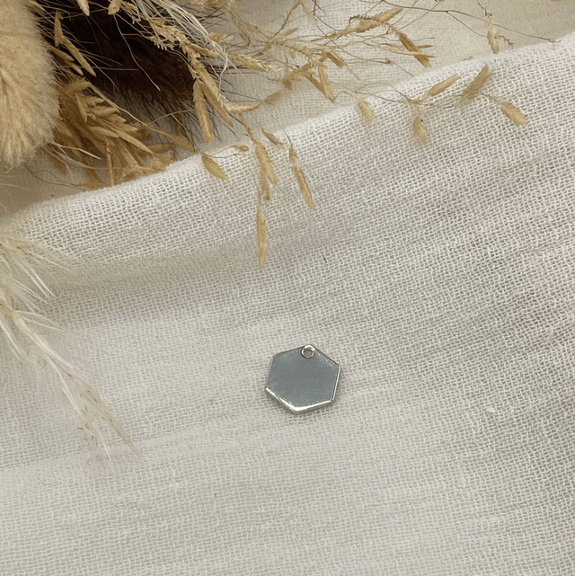 Gravure sur médaillon (hexagonal)